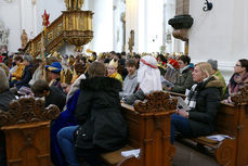 Aussendung der Sternsinger im Hohen Dom zu Fulda (Foto: Karl-Franz Thiede)